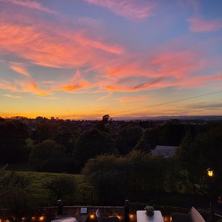 Alma Cliffe Guest House Barnoldswick Exteriör bild