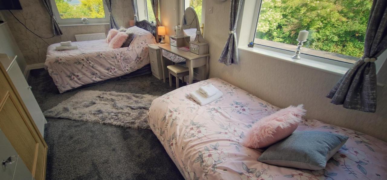 Alma Cliffe Guest House Barnoldswick Exteriör bild