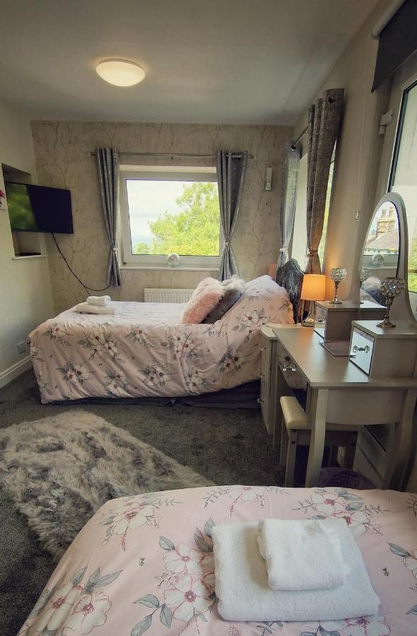 Alma Cliffe Guest House Barnoldswick Exteriör bild