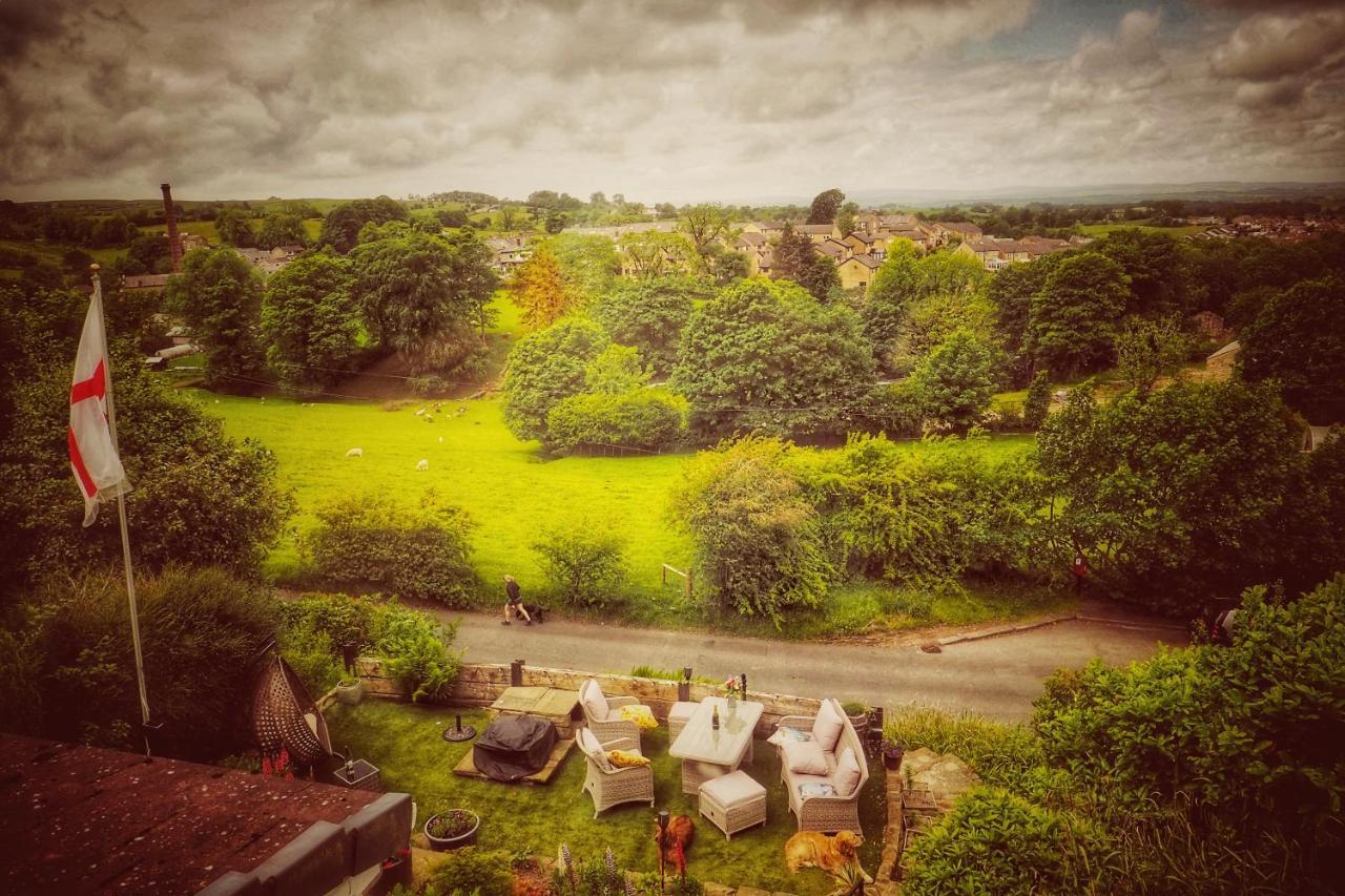 Alma Cliffe Guest House Barnoldswick Exteriör bild